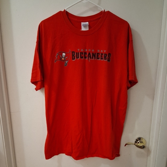 Tampa Bay Buccaneers Gameday Giveaway Red T-shirt. Excellent Condition MENS XL. - Picture 2 of 5